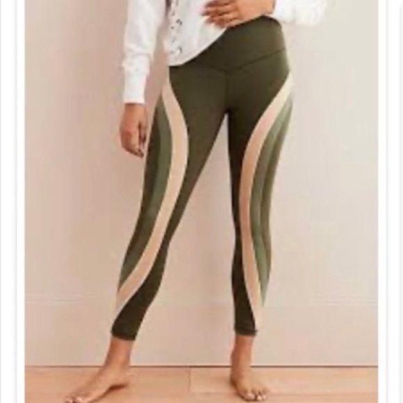 aerie Pants - NWOT Aerie Play Real Me High Waisted 7/8 Legging